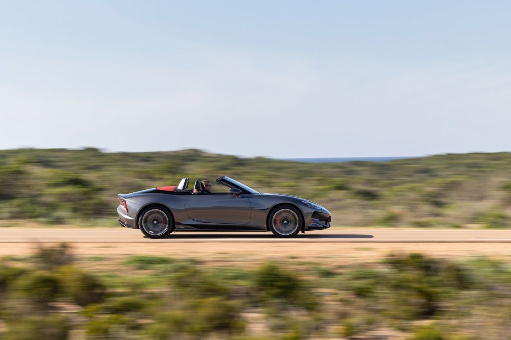 MG CYBERSTER 4WD cabriolet 2025