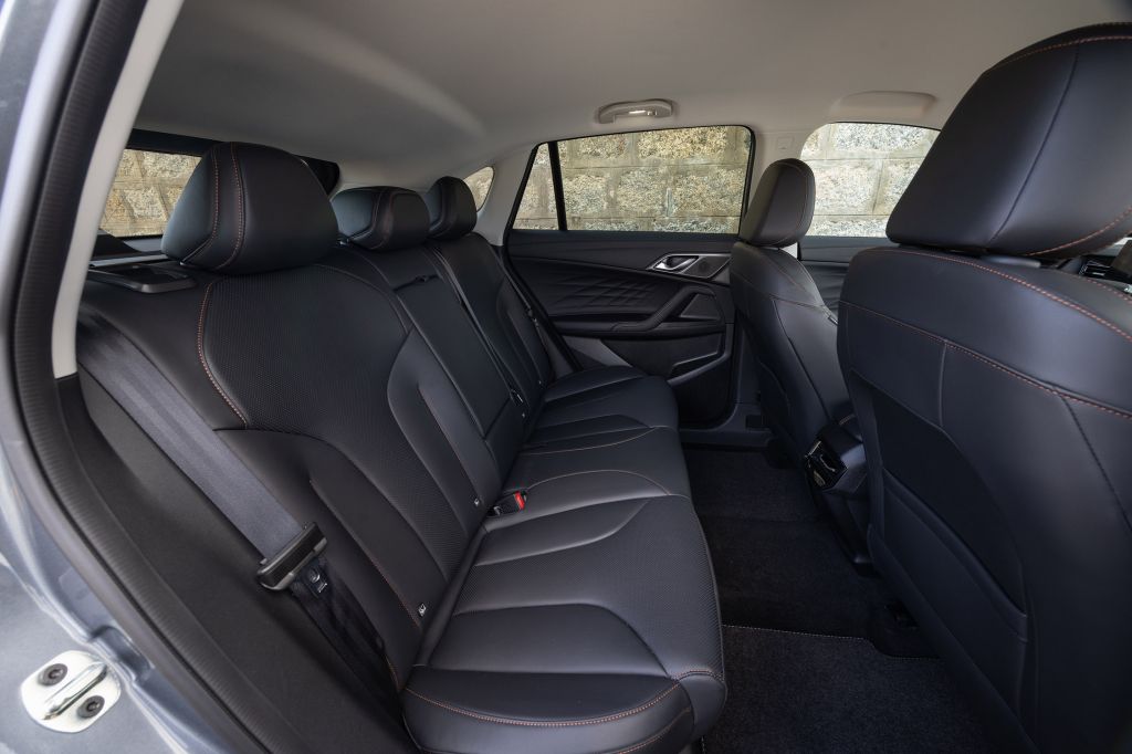 MG EHS Hybrid + SUV 2025