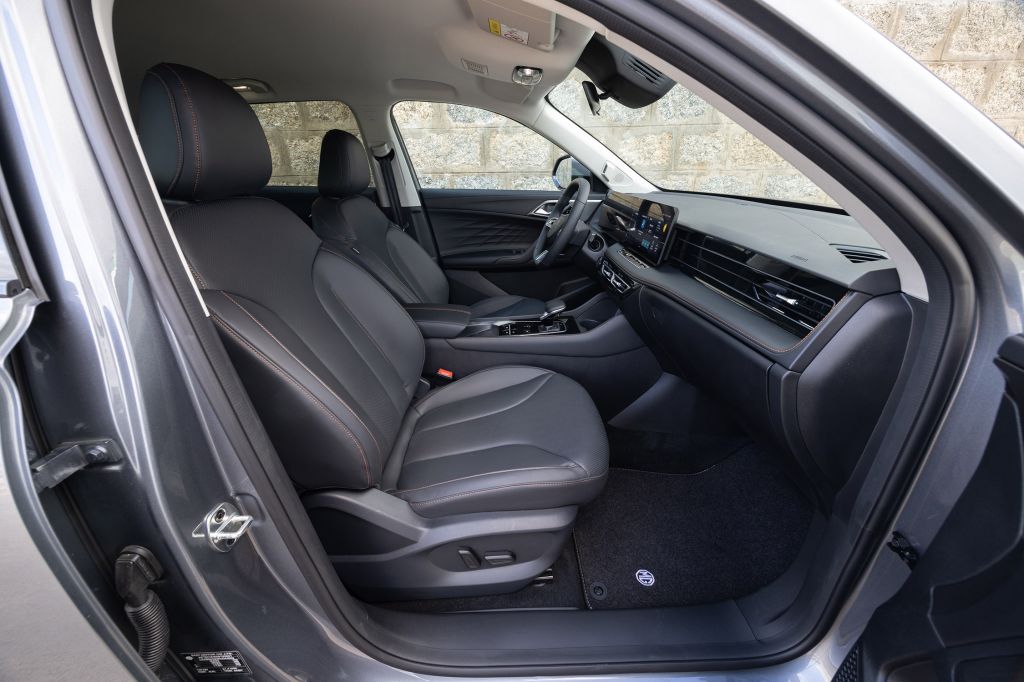 MG EHS Hybrid + SUV 2025