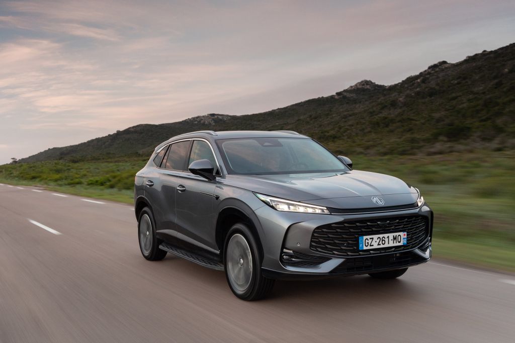 MG EHS Hybrid + SUV 2025