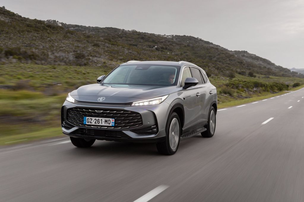 MG EHS Hybrid + SUV 2025