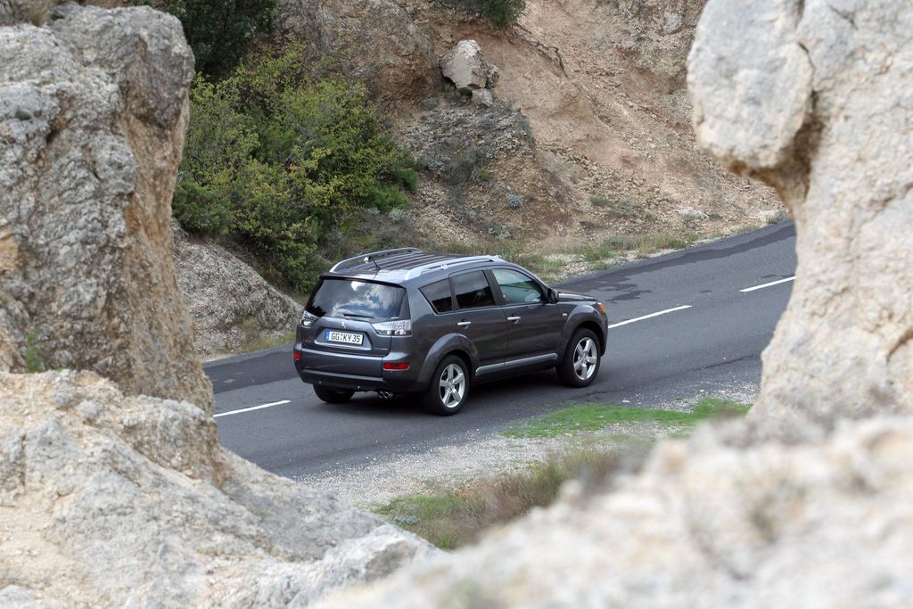 MITSUBISHI OUTLANDER (2) 2.0 DI-D SUV 2006