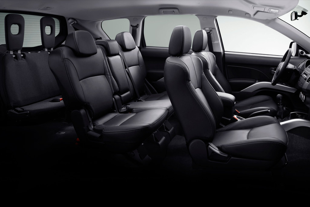 MITSUBISHI OUTLANDER (2) 2.0 DI-D SUV 2006