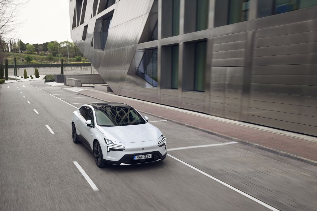 POLESTAR 4 Dual Motor 544 ch SUV 2025