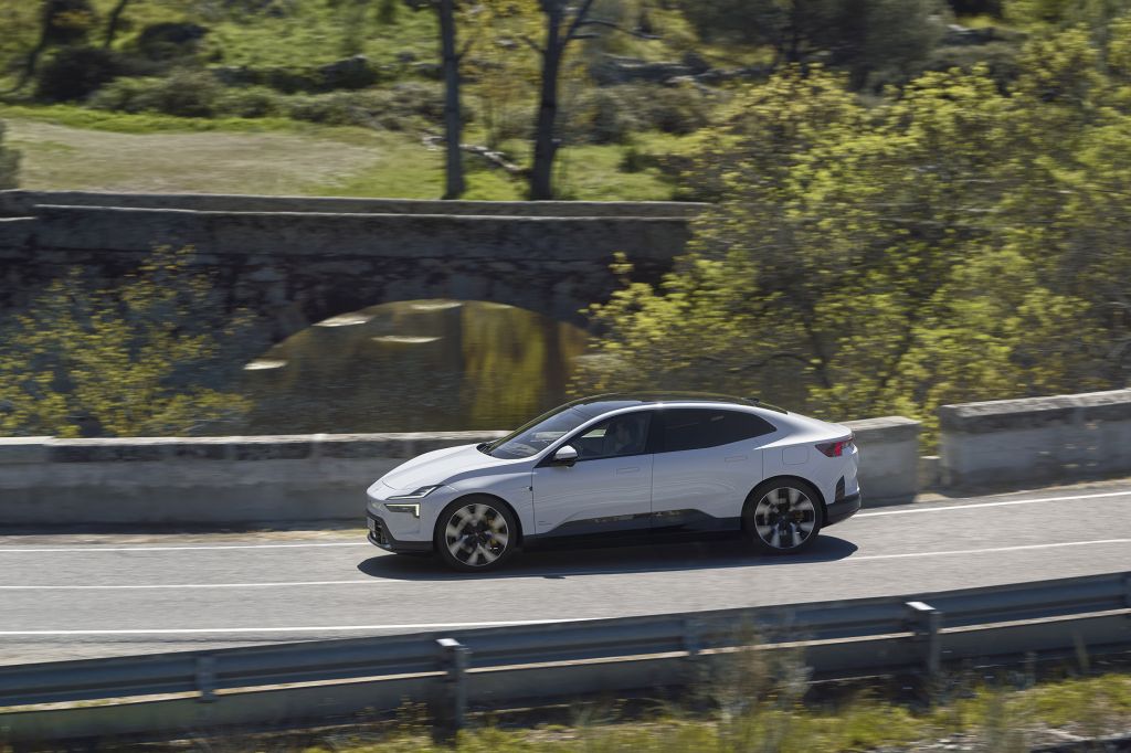 POLESTAR 4 Dual Motor 544 ch SUV 2025