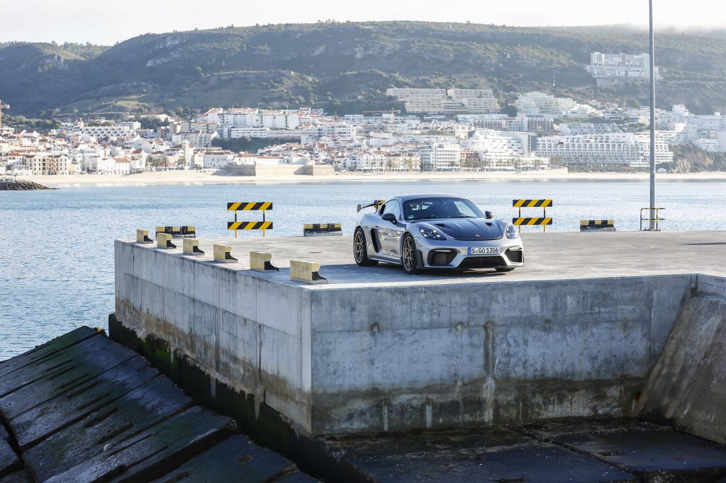 PORSCHE 718 CAYMAN GT4 RS coupé 2022