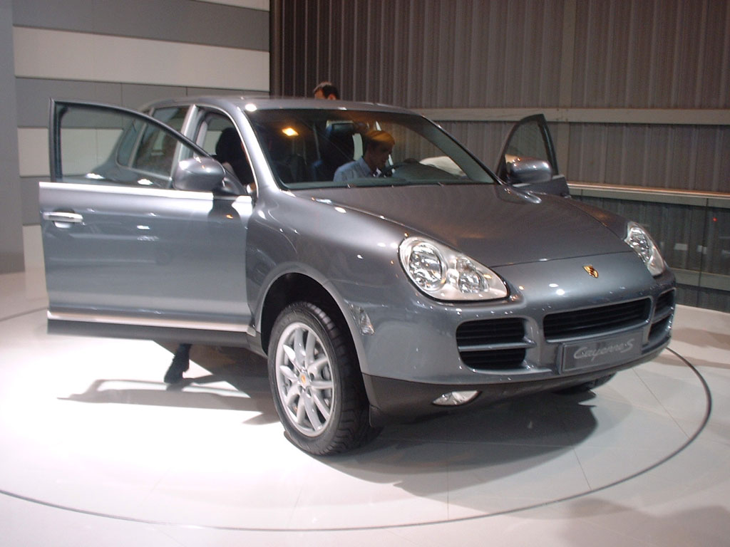 PORSCHE CAYENNE