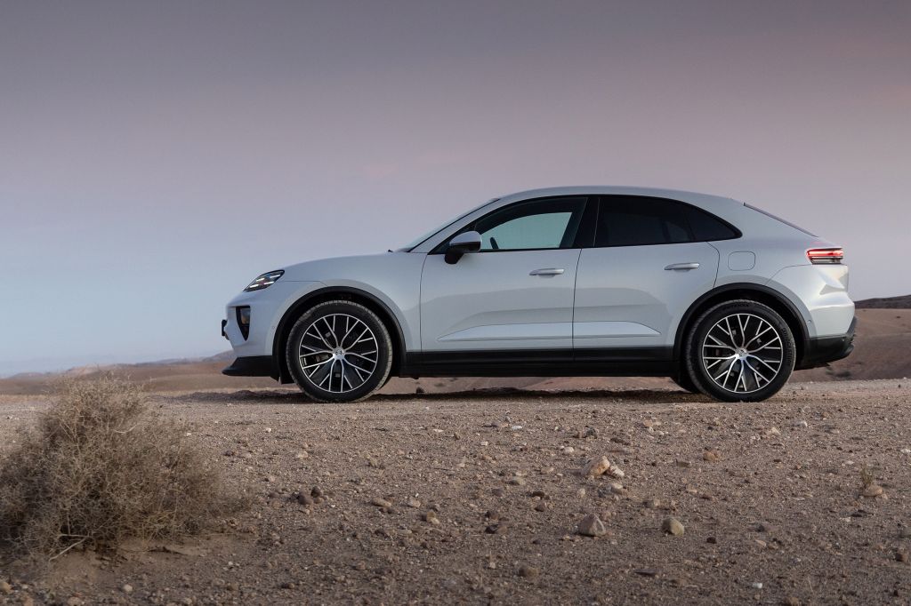 PORSCHE MACAN (2) Electric 360 ch SUV 2024