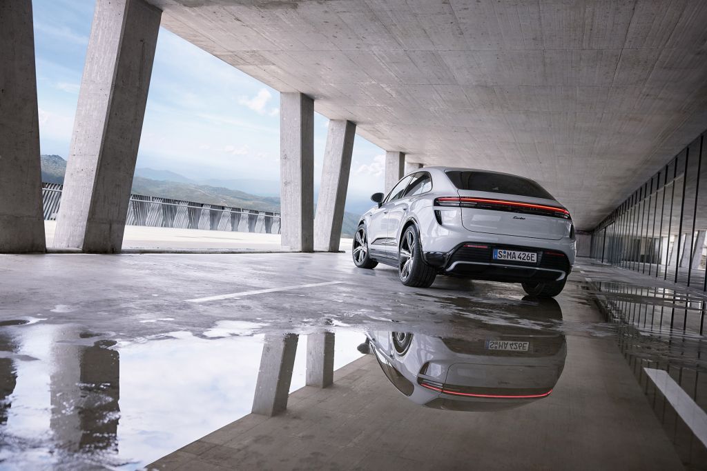 PORSCHE MACAN (2) Turbo Electric 639 ch SUV 2024