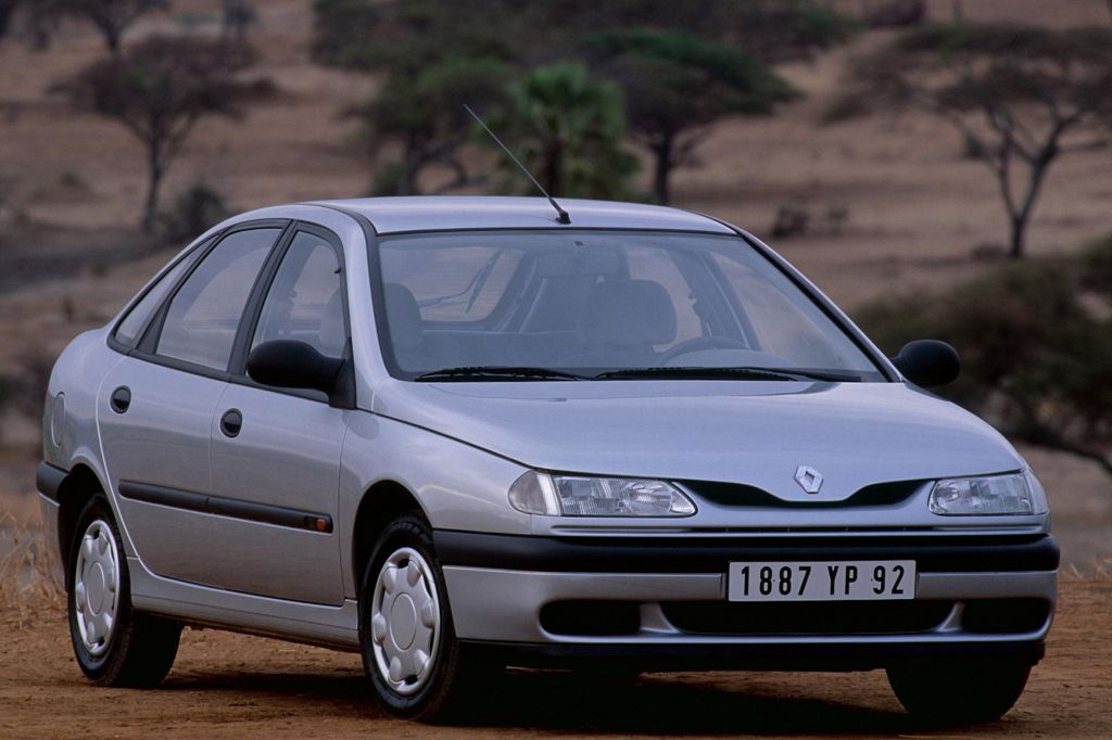 Numéro 7 : Renault Laguna – 4,9 millions