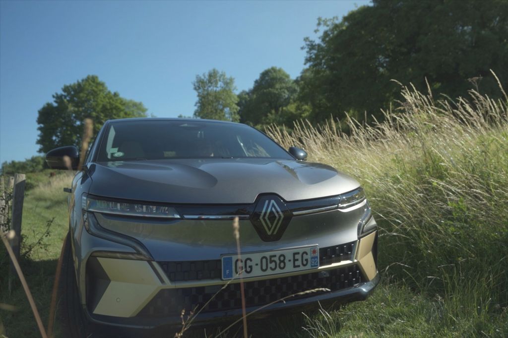 Renault Mégane E-Tech - à partir de 37 200 €.