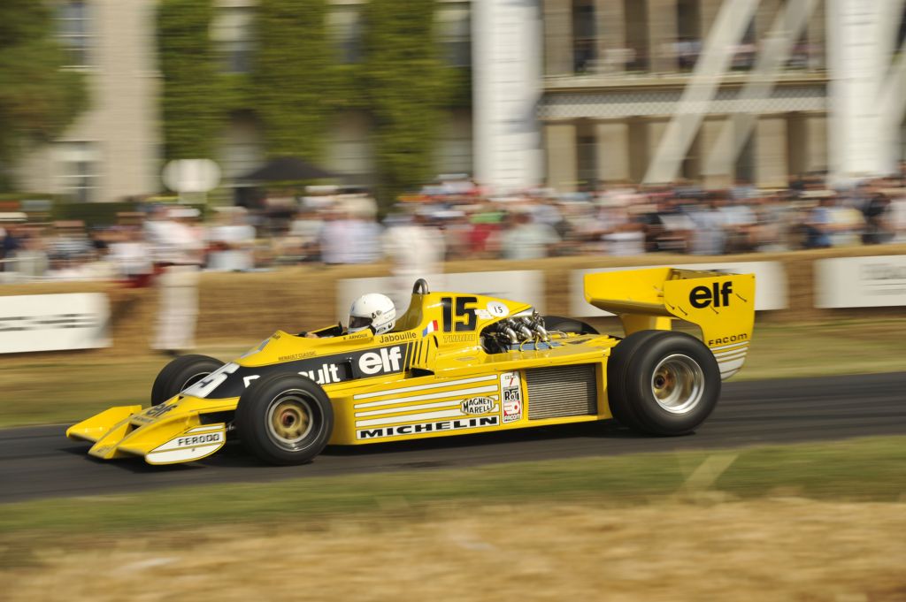 RENAULT RS 01
