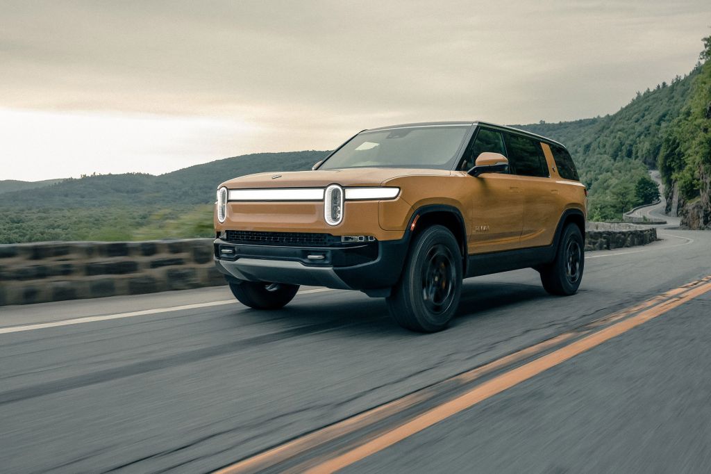 RIVIAN R1S  SUV 2022