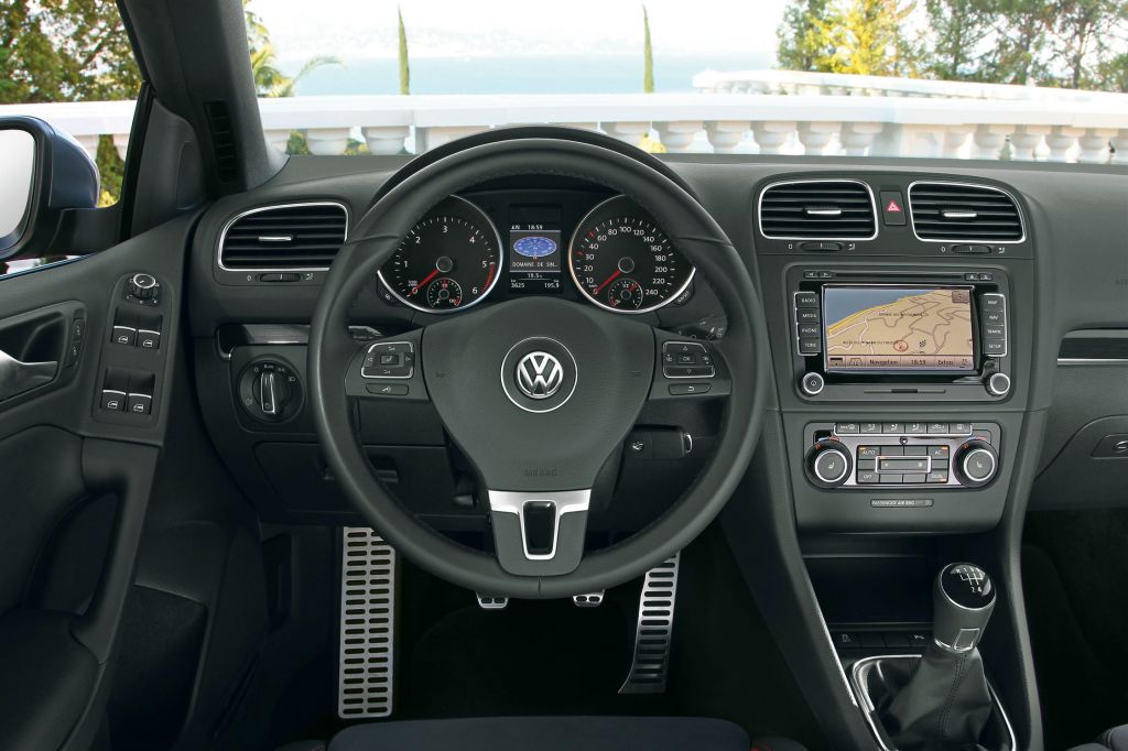 VOLKSWAGEN GOLF (6) 1.6 TDI 105 ch cabriolet 2011