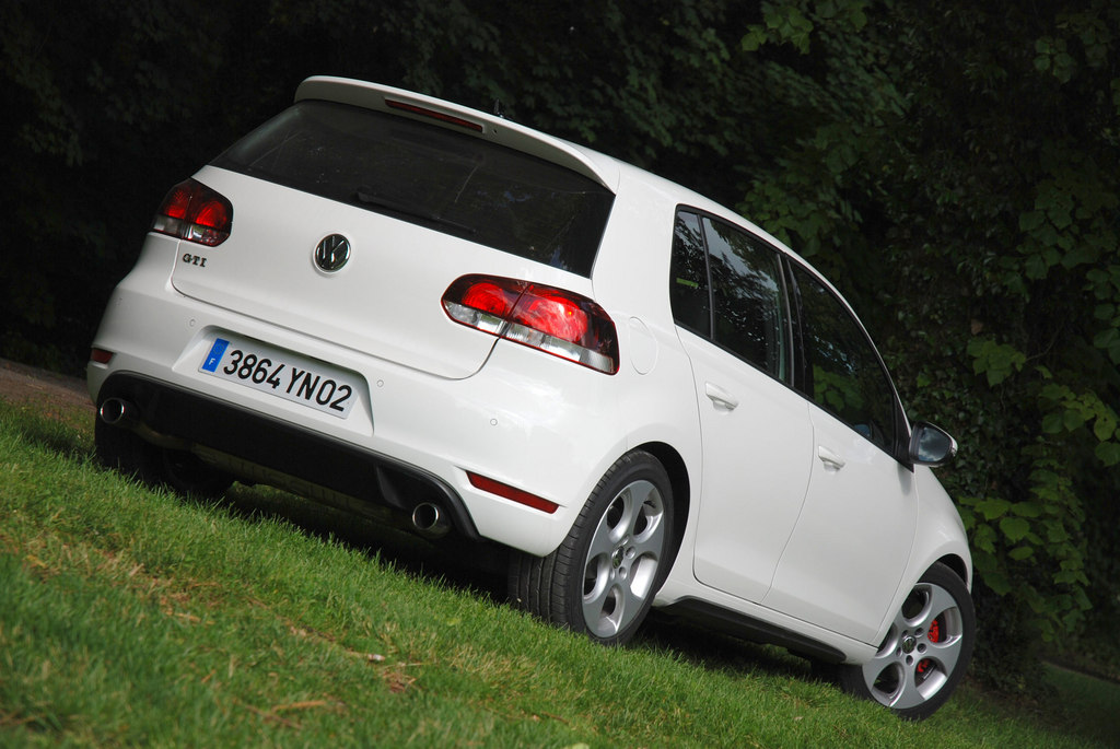 VOLKSWAGEN GOLF (6) GTI 2.0 TSI 210 ch berline 2009