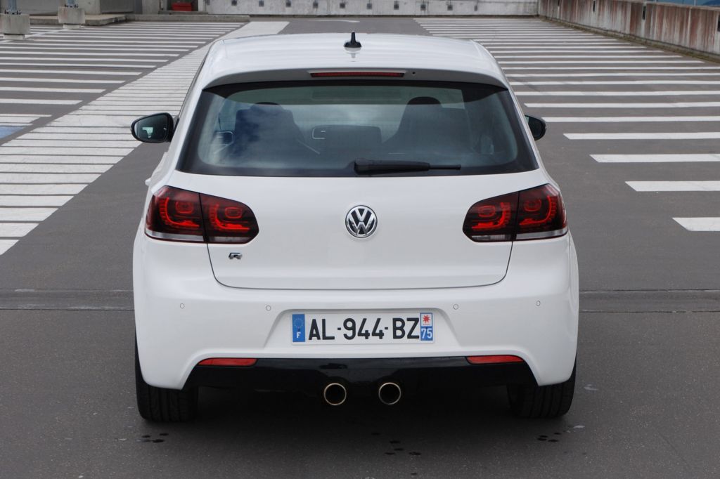 VOLKSWAGEN GOLF (6) R 4motion 2.0 TSI 270ch berline 2010