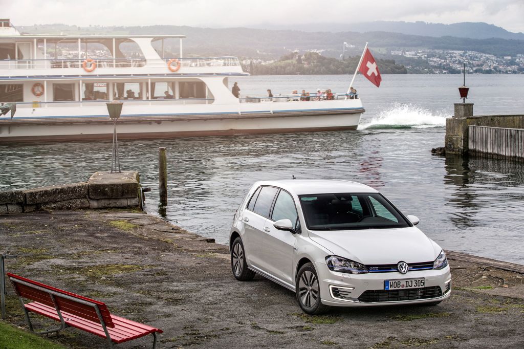 VOLKSWAGEN GOLF (7) GTE 1.4 TSI Plug-In-Hybrid berline 2014