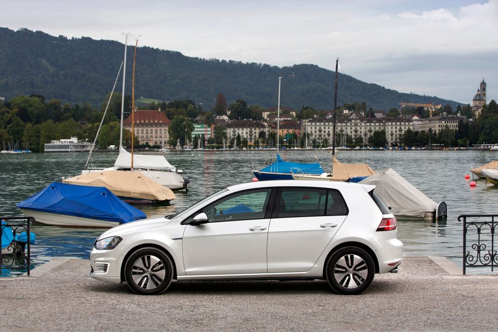 VOLKSWAGEN GOLF (7) GTE 1.4 TSI Plug-In-Hybrid berline 2014