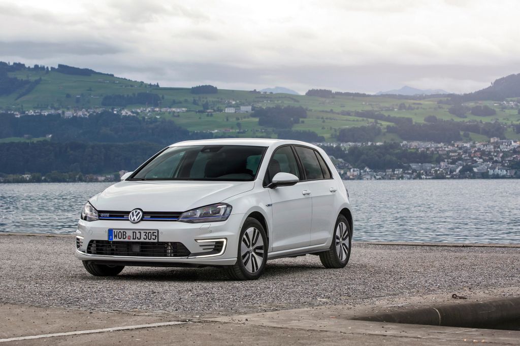 VOLKSWAGEN GOLF (7) GTE 1.4 TSI Plug-In-Hybrid berline 2014