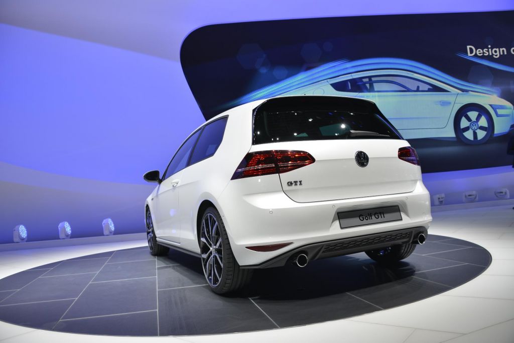 VOLKSWAGEN GOLF (7) GTI 2.0 TSI 220 berline 2013