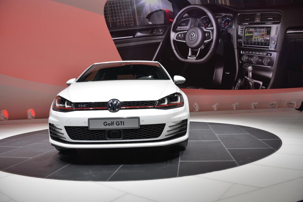 VOLKSWAGEN GOLF (7) GTI 2.0 TSI 220 berline 2013