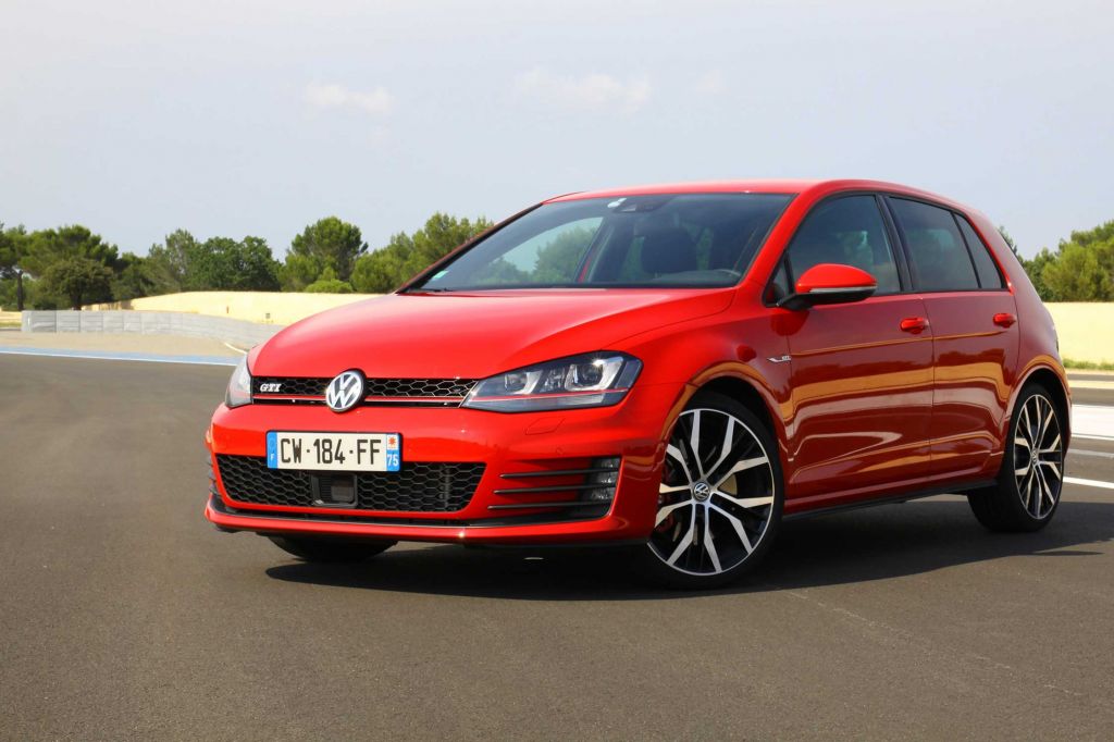 VOLKSWAGEN GOLF (7) GTI 2.0 TSI 220 berline 2013