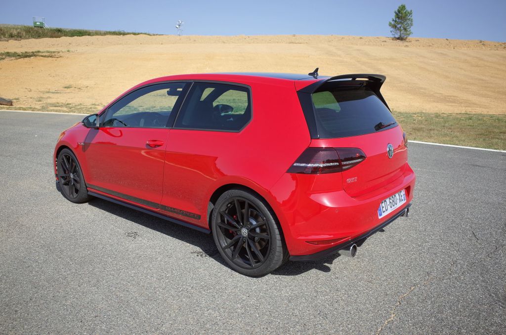 VOLKSWAGEN GOLF (7) GTI Clubsport berline 2016