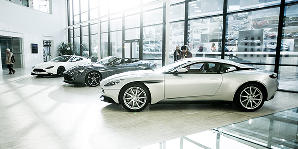 Visite de l'usine Aston Martin à Gaydon