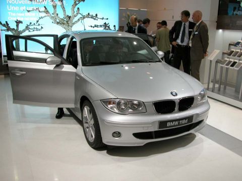 galerie photo BMW (E81 3 portes) 118d 143ch
